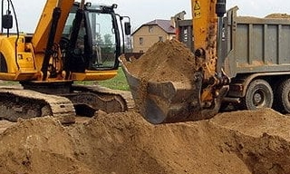 Выкопать яму экскаватором в Дивногорске от 951 руб. - 2Землекопа-Двн